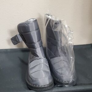 Gray Quilted Puffy Winter Boots NWT